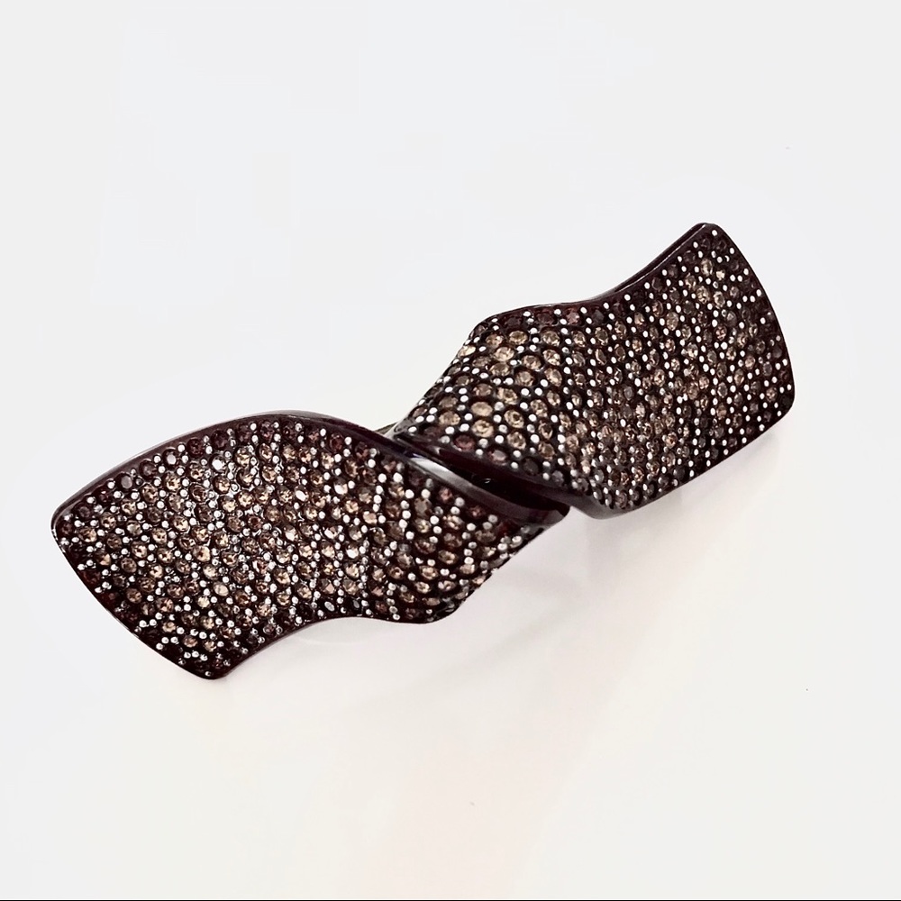 ✨SOLD✨Beautiful crystal hair clip!